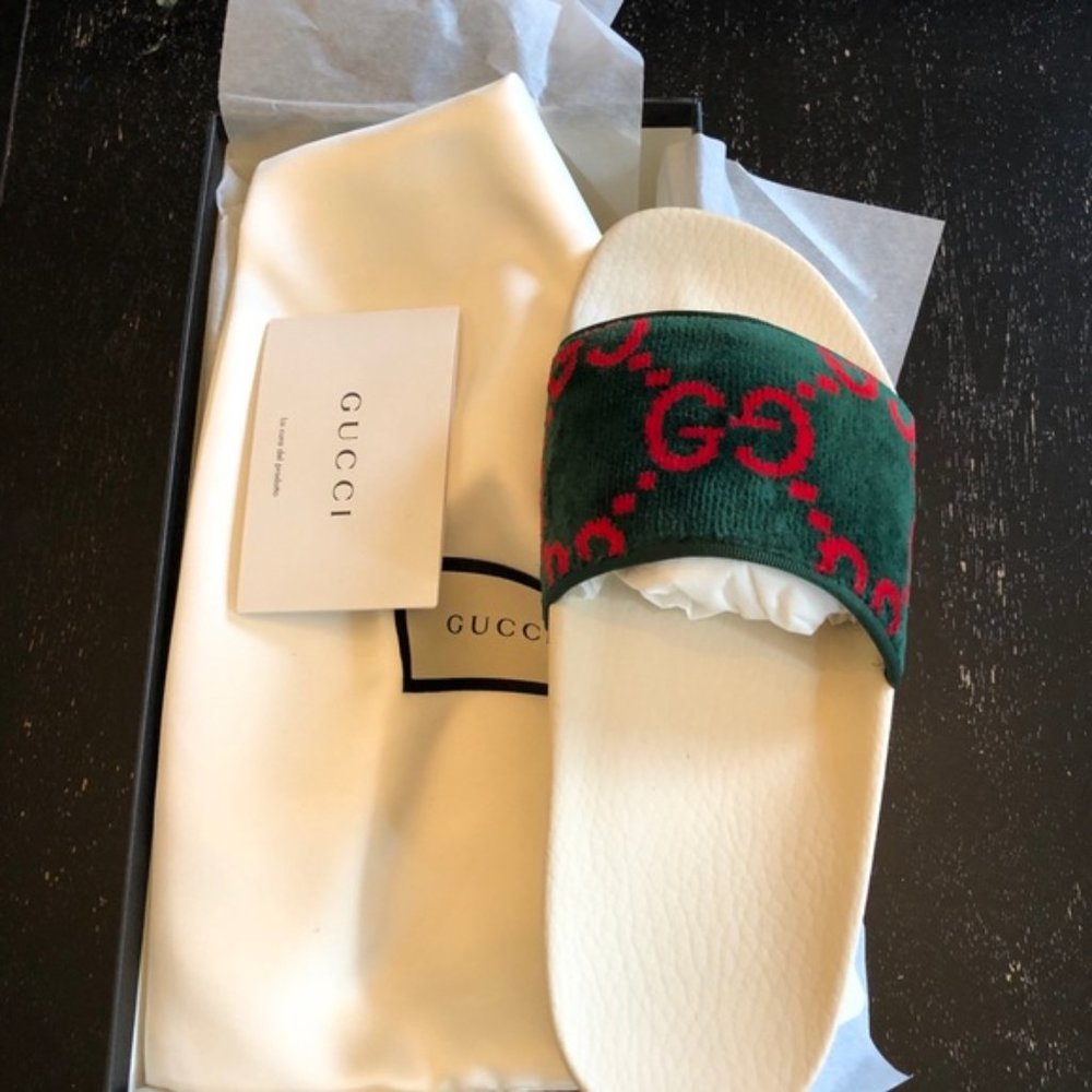NIB Velvet Pursuit GG Terry Cloth Slide 10.5
